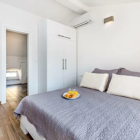 Apartment Modern Viola Near The Beach Vrbnik (Primorje-Gorski Kotar)
